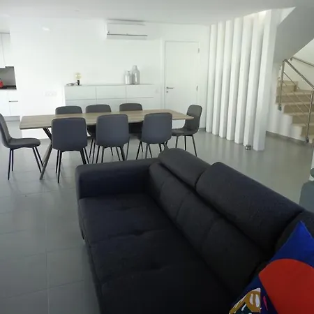 Met Het Rustige Salgado Op Wandelafstand *